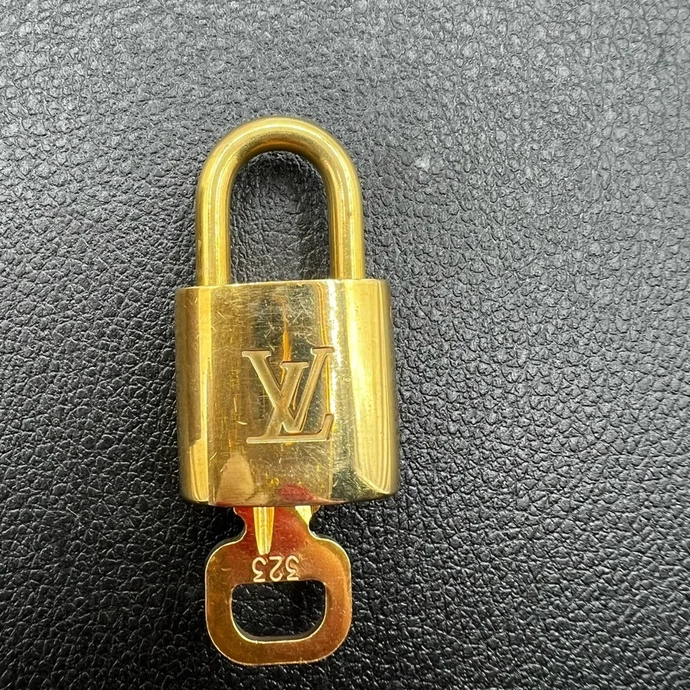 Louis Vuitton Lock and Key #323